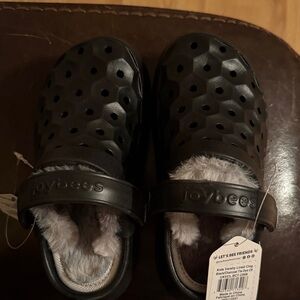 Joybees Kids Black Lined Slippers